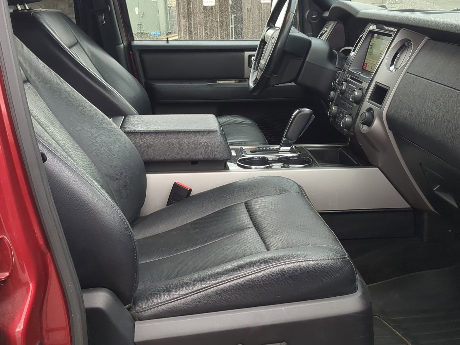 Used 2017 Ford Expedition Limited image 25
