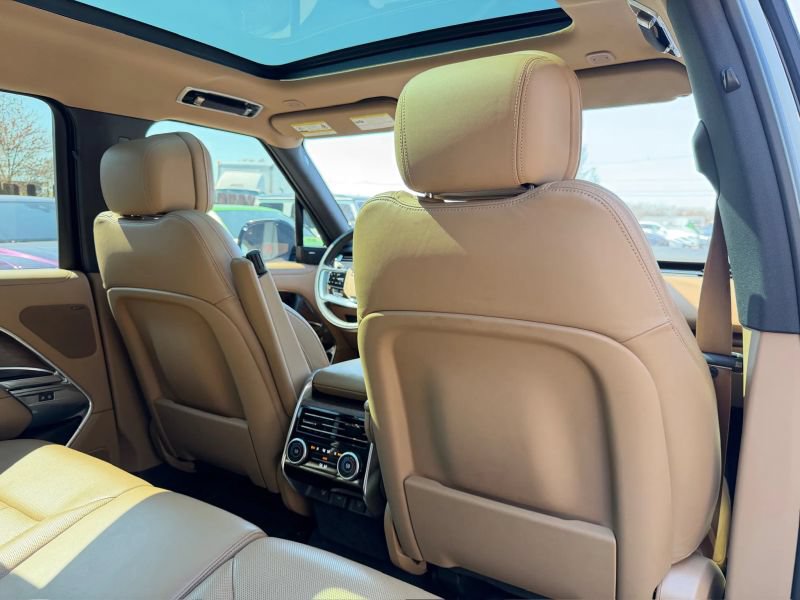 Used 2023 Land Rover Range Rover SE AWD/4WD image 28