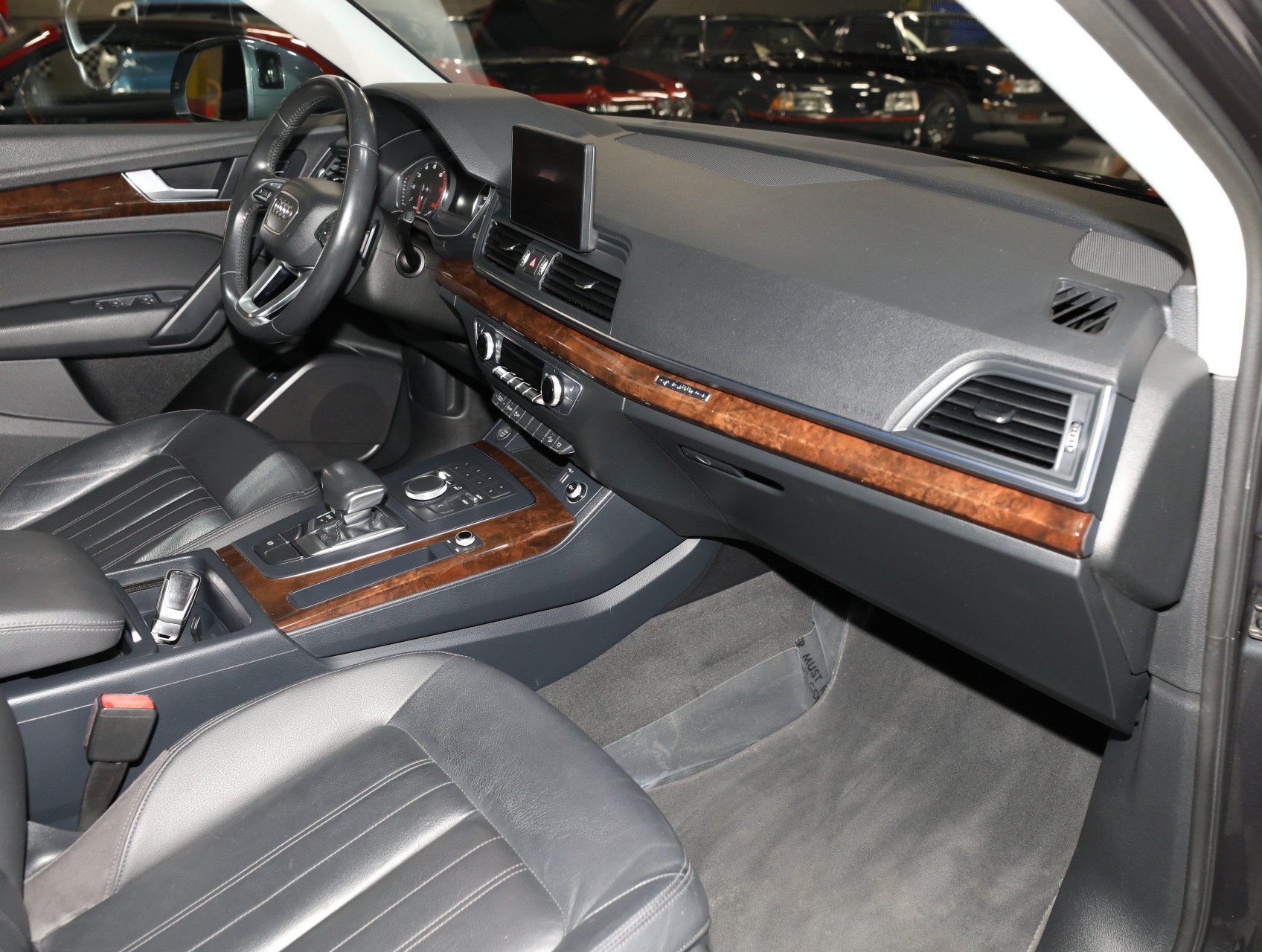 Used 2019 Audi Q5 2.0T Premium w/ Convenience Package AWD/4WD image 31