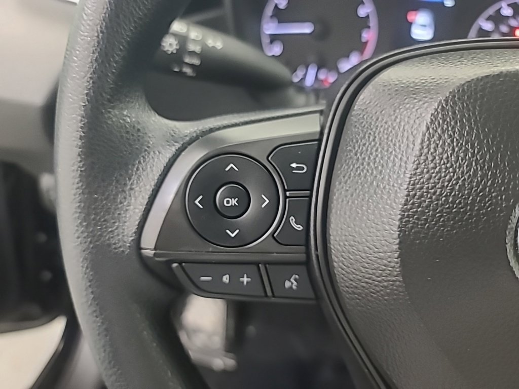 Used 2025 Toyota Corolla LE FWD image 29