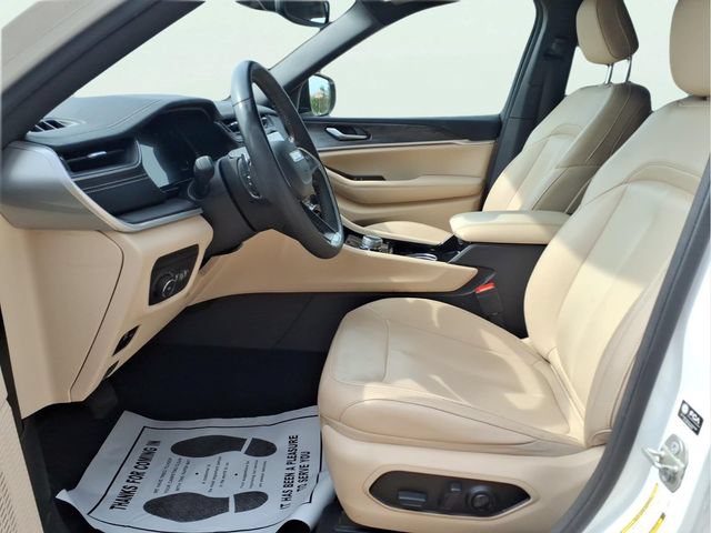 Used 2023 Jeep Grand Cherokee Limited AWD/4WD image 18