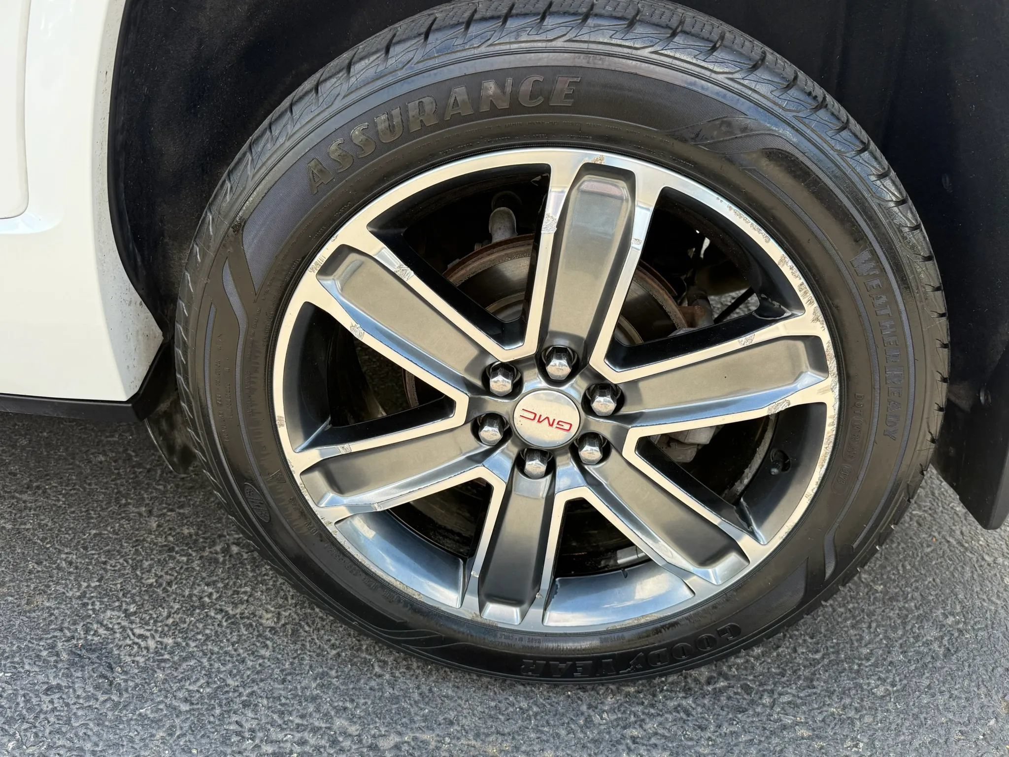 Used 2018 GMC Acadia Denali w/ Technology Package AWD/4WD image 10