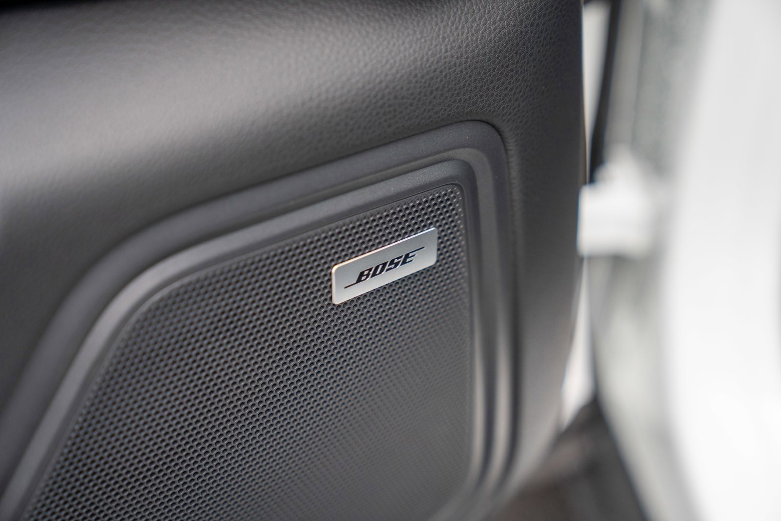 Certified 2025 Porsche Macan image 11