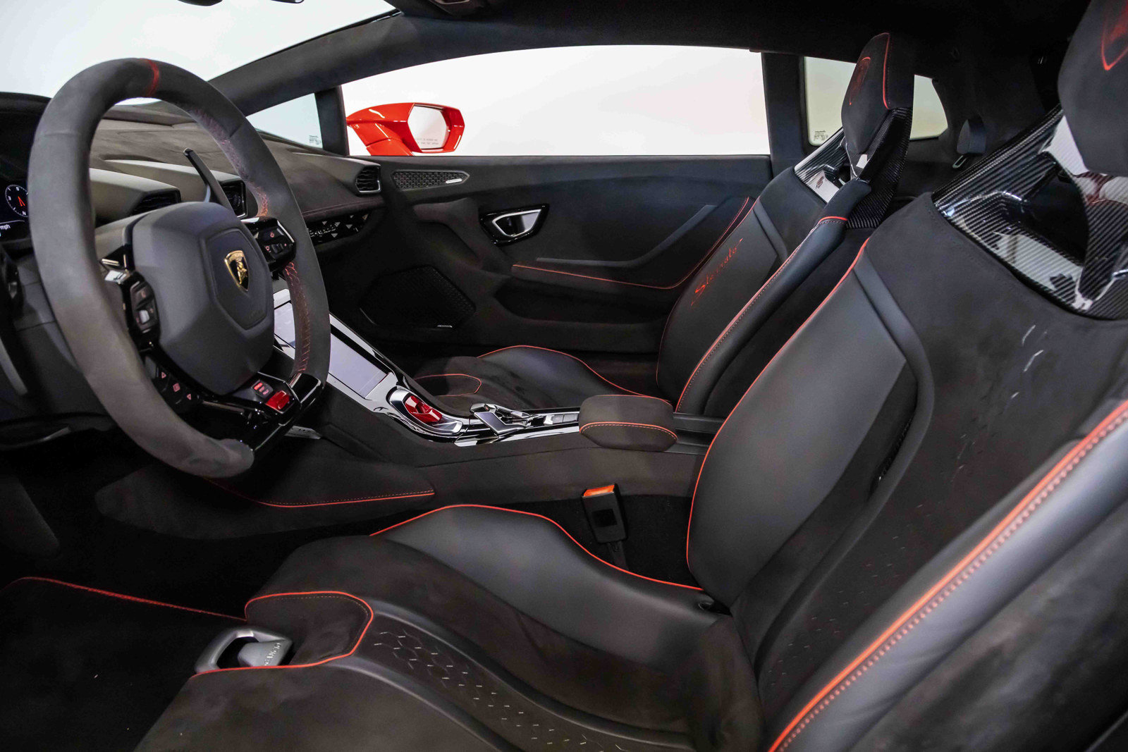 Used 2024 Lamborghini Huracan Sterrato AWD/4WD image 33