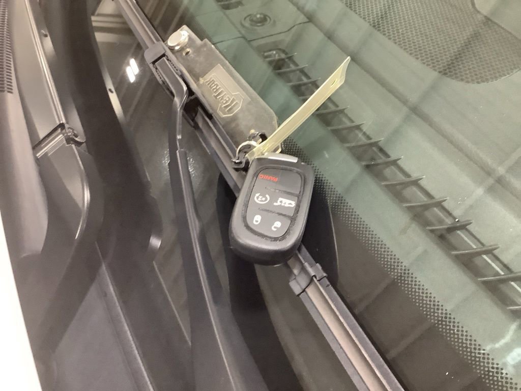 Used 2021 Jeep Cherokee Limited image 30