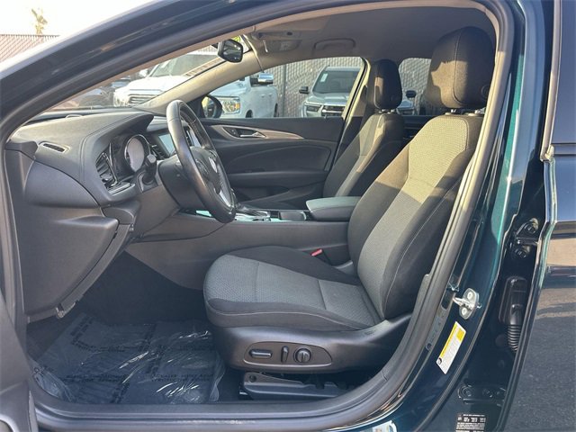 Used 2018 Buick Regal Preferred image 17