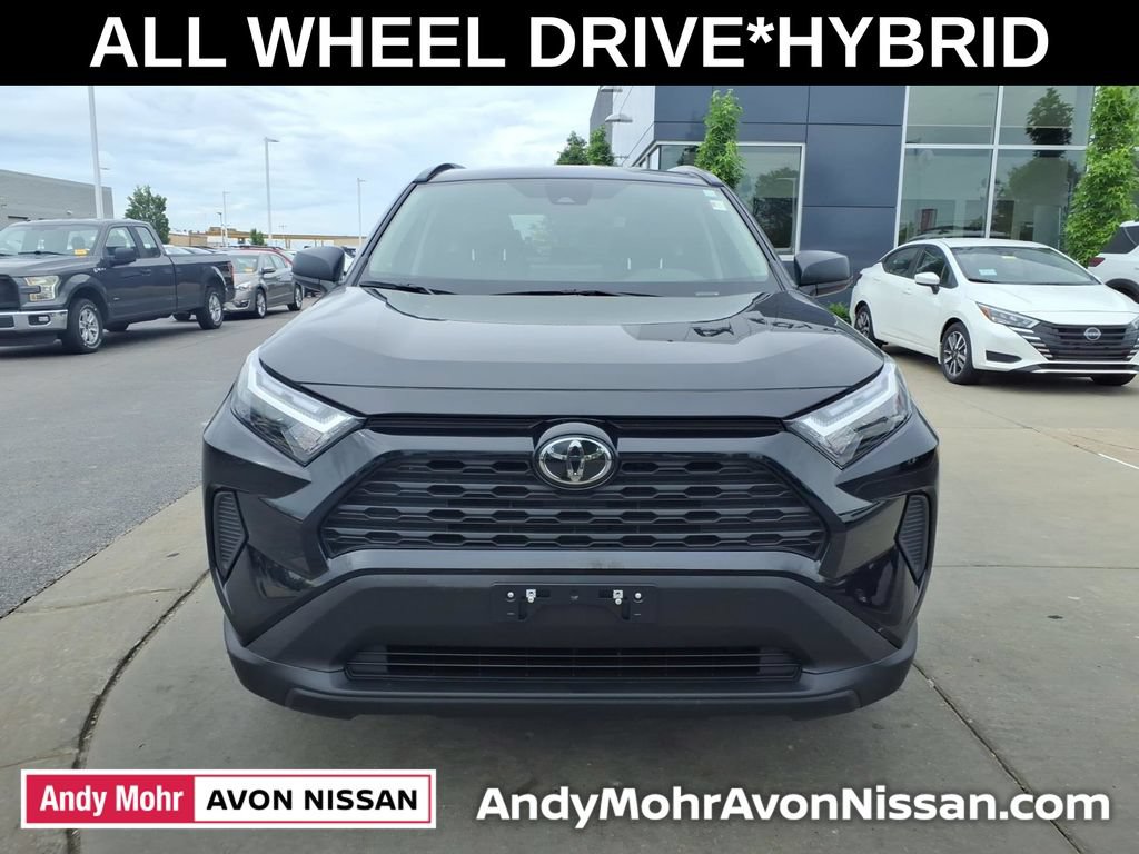 Used 2025 Toyota RAV4 LE AWD/4WD image 3