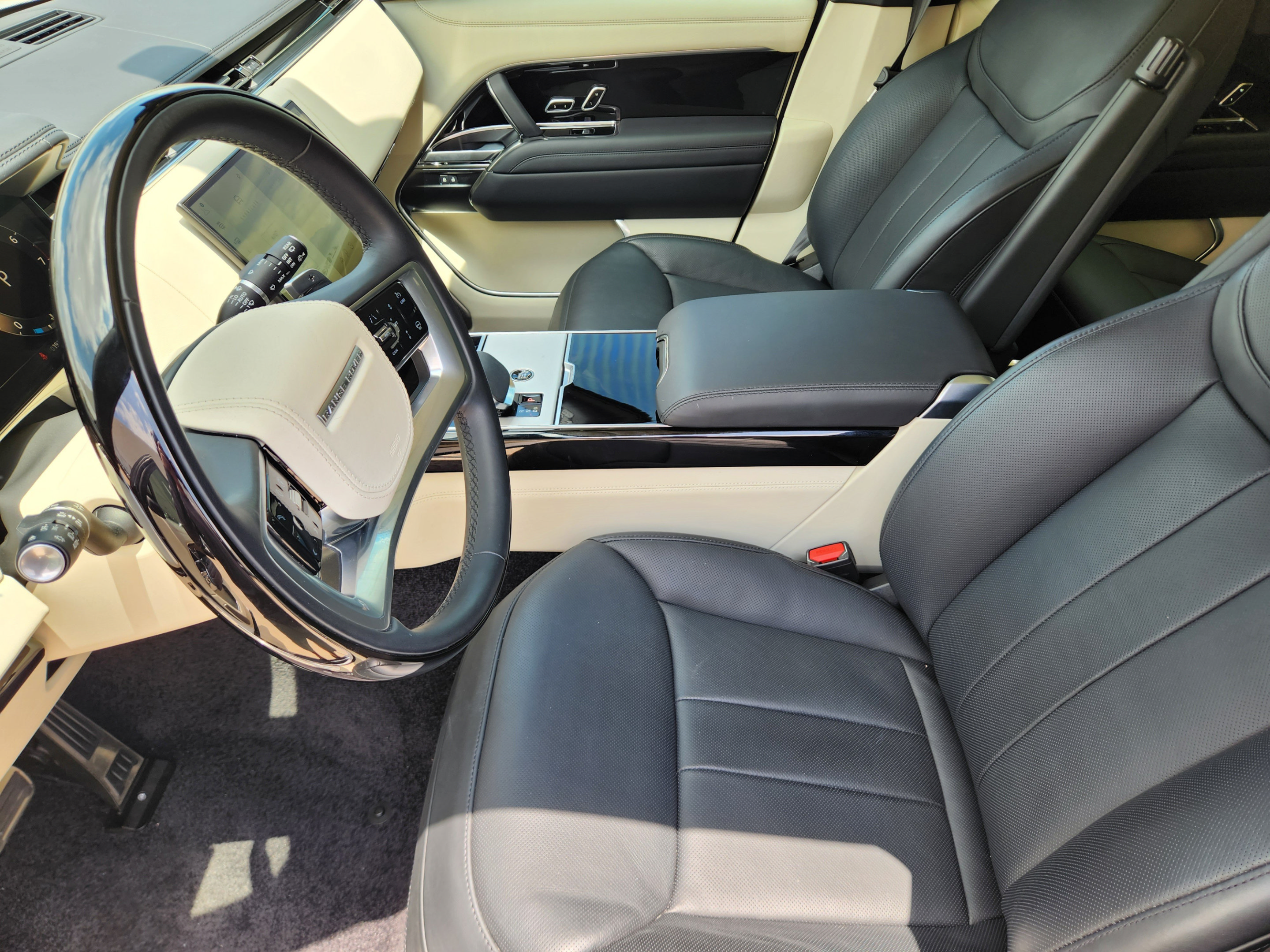 Certified 2024 Land Rover Range Rover Long Wheelbase Autobiography AWD/4WD image 8