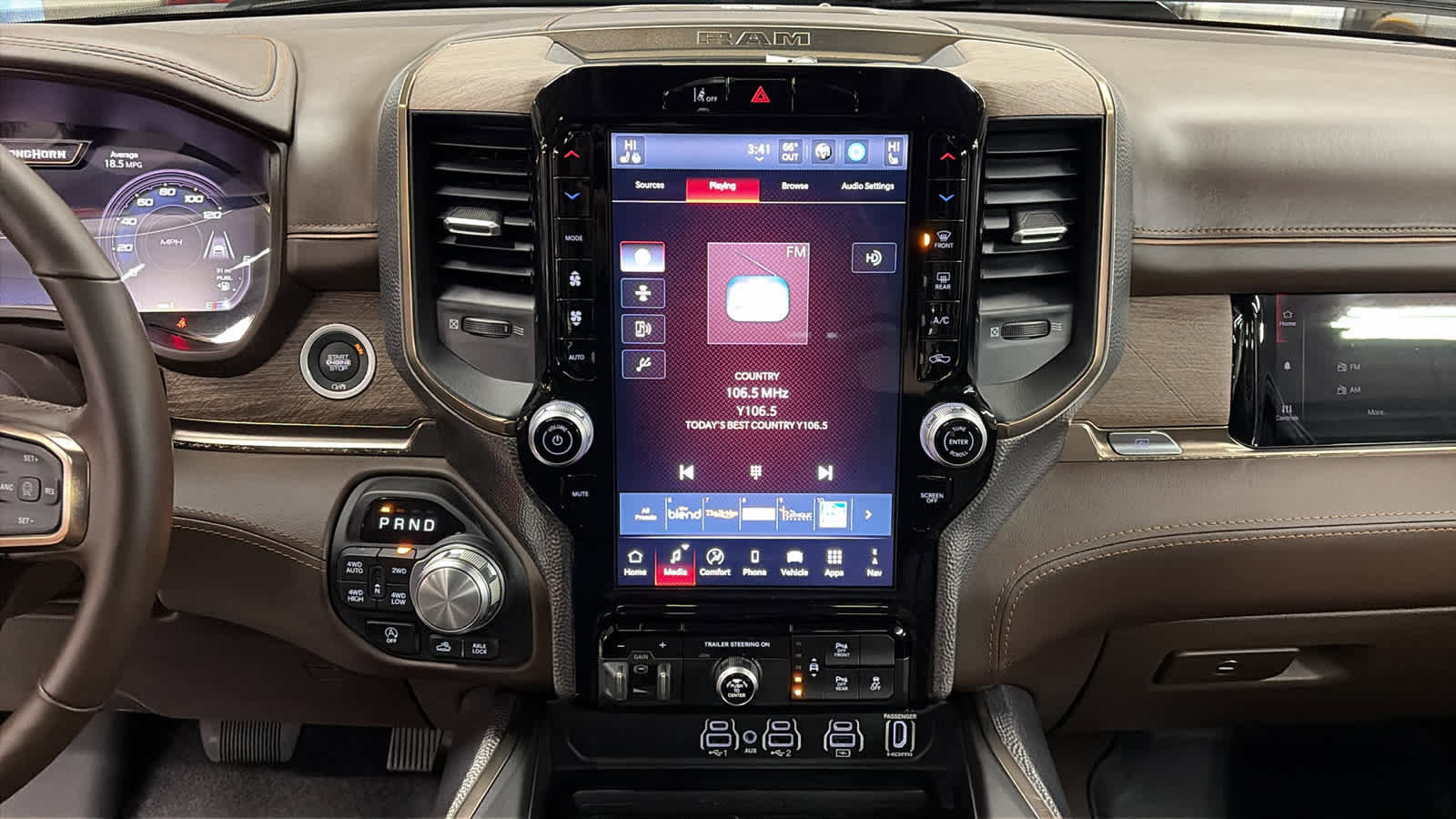 Used 2025 RAM 1500 Limited w/ Off Road Group image 15