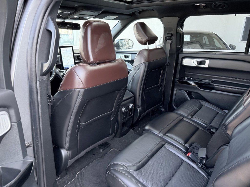 Used 2021 Ford Explorer Platinum w/ Equipment Group 601A image 25