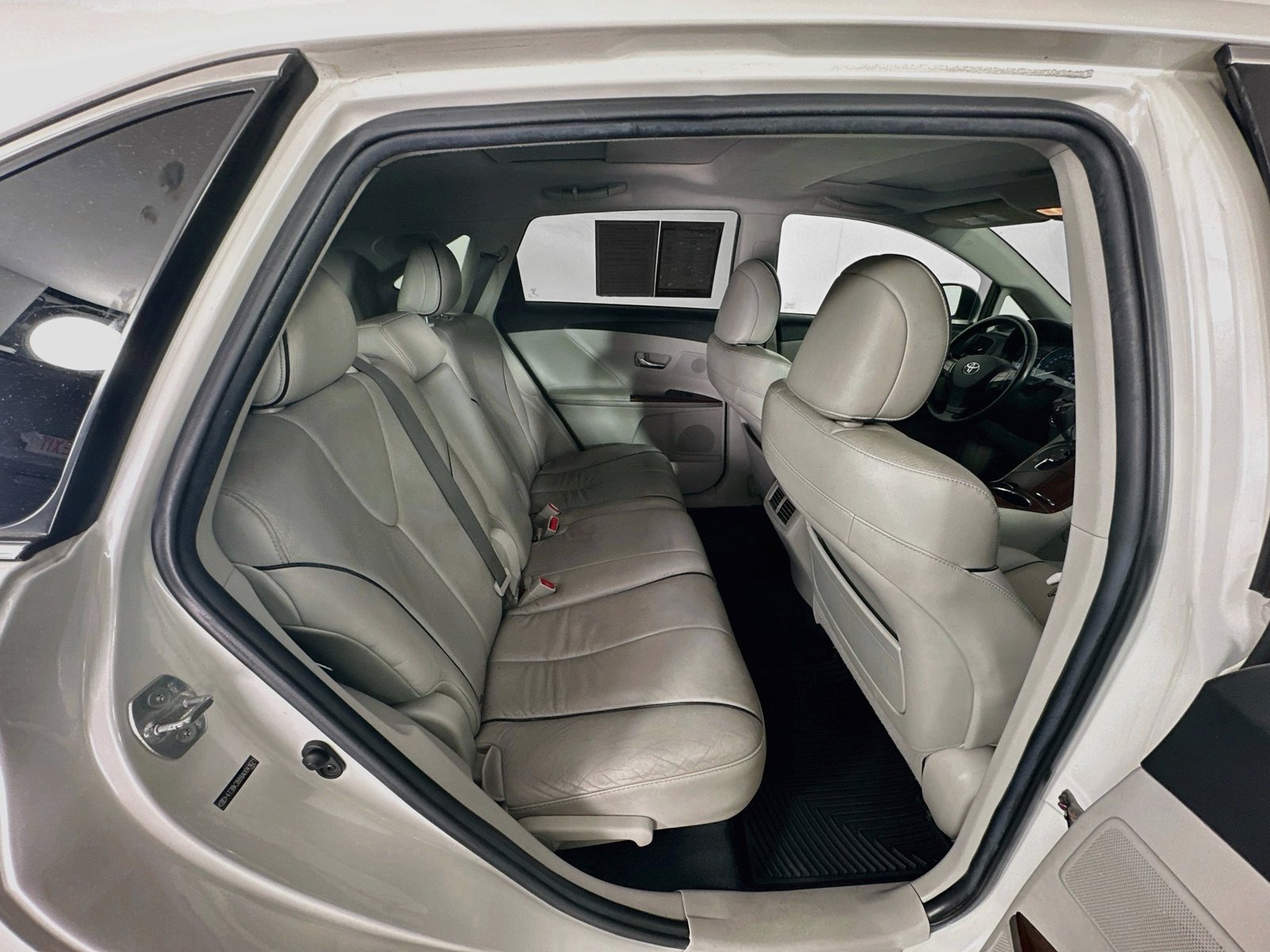 Used 2010 Toyota Venza AWD image 28