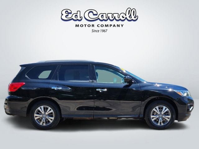 Used 2017 Nissan Pathfinder SV AWD/4WD image 4