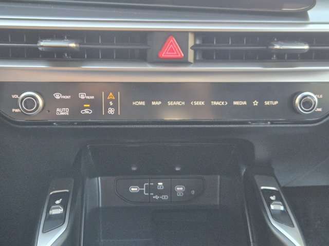 Certified 2026 Kia Sorento S FWD image 23