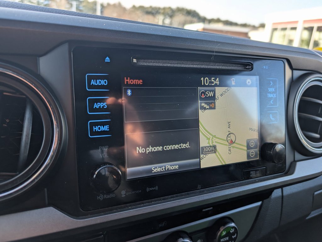 Used 2017 Toyota Tacoma TRD Sport w/ Tow Package (A/T) image 21