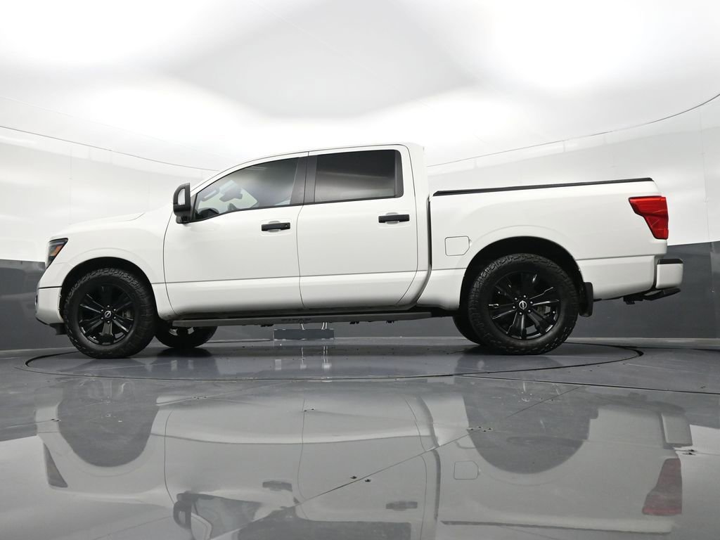 Used 2023 Nissan Titan SV w/ SV Convenience Package image 25