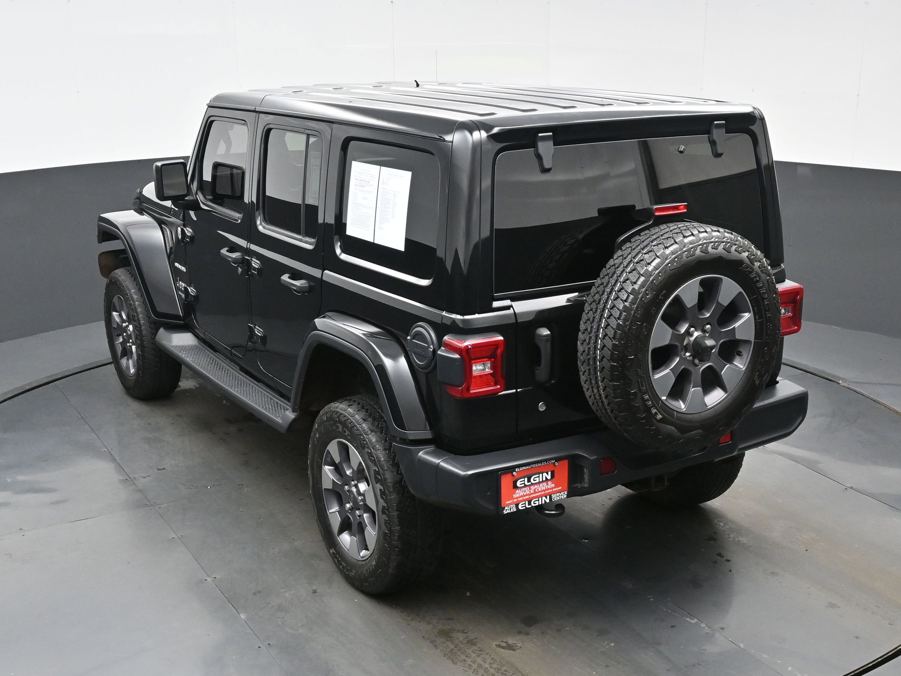 Used 2018 Jeep Wrangler Unlimited Sahara w/ Dual Top Group image 33