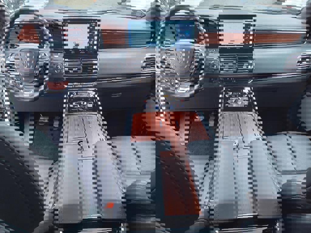 New 2023 Lincoln Navigator L Reserve image 38