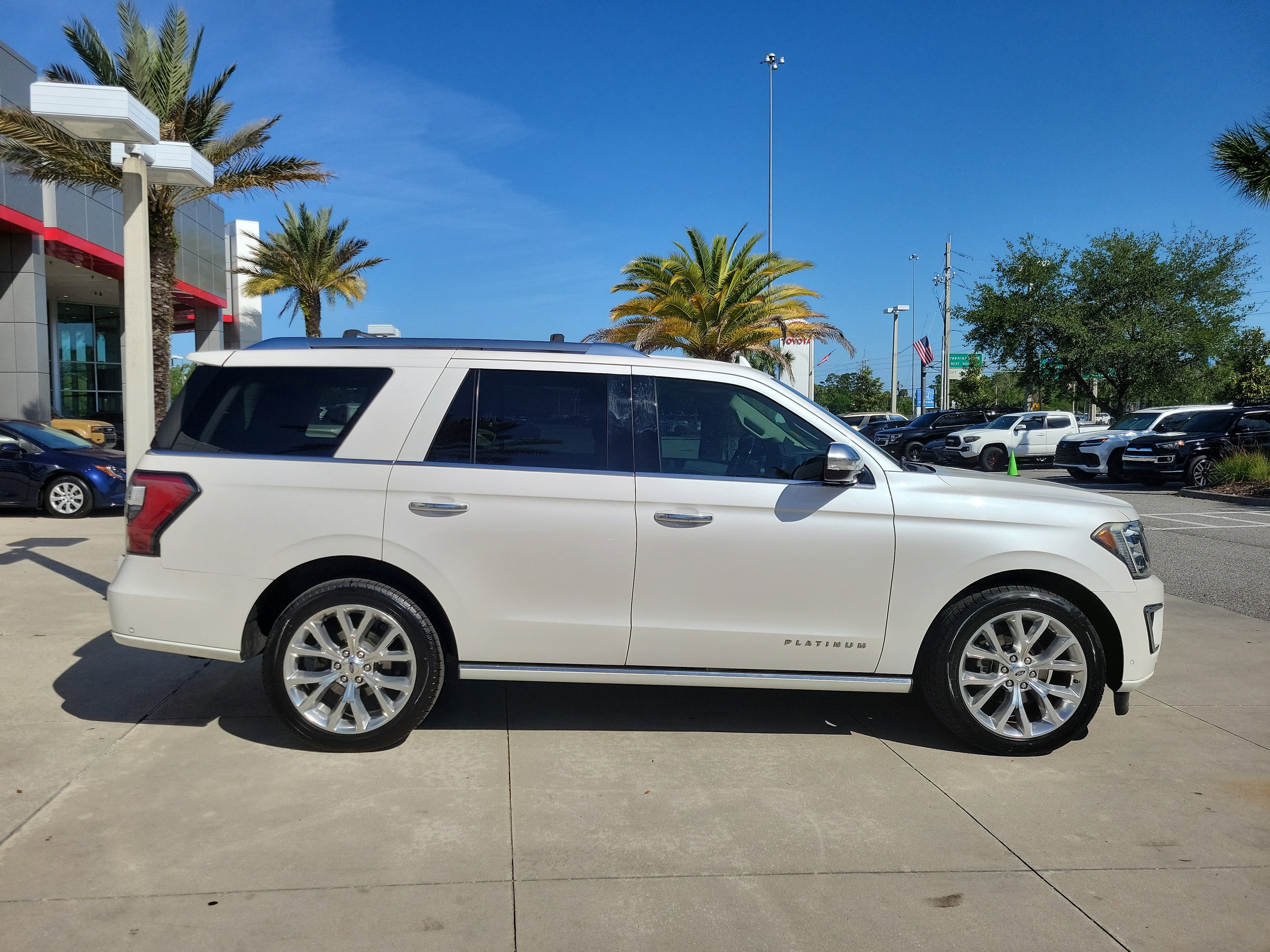 Used 2019 Ford Expedition Platinum RWD image 7