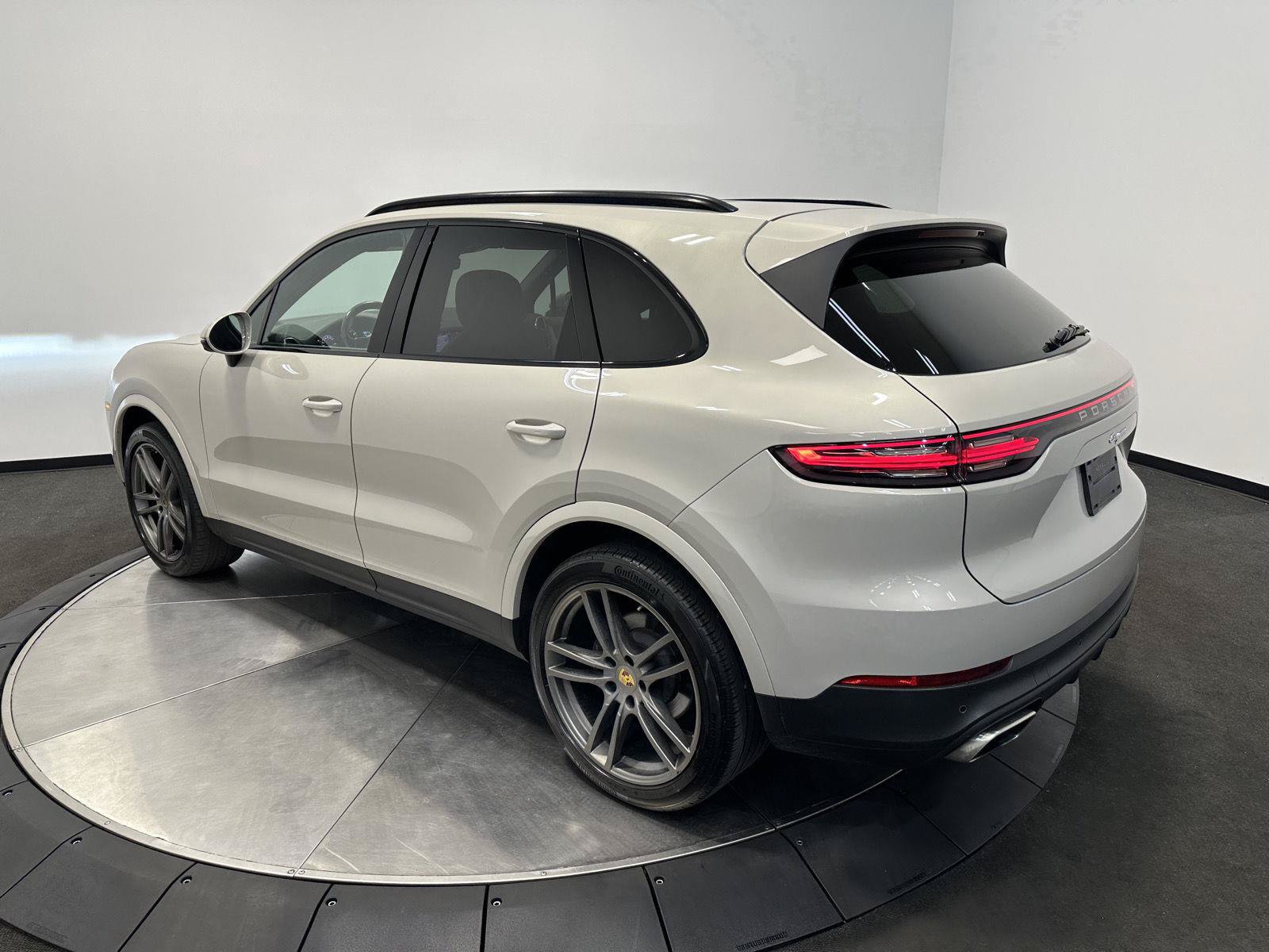 Used 2020 Porsche Cayenne AWD/4WD image 3