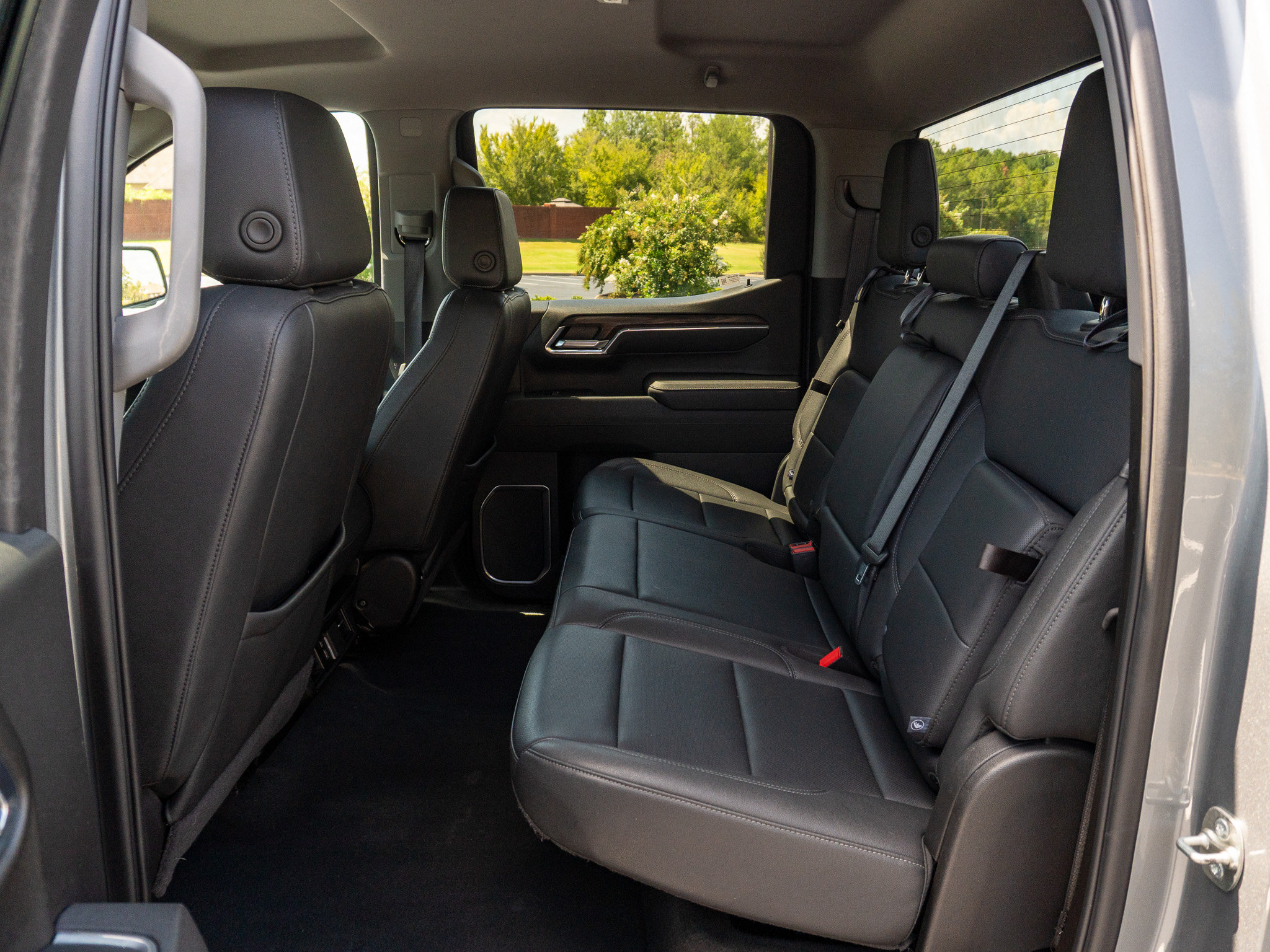 Used 2025 GMC Sierra 1500 SLT AWD/4WD image 15