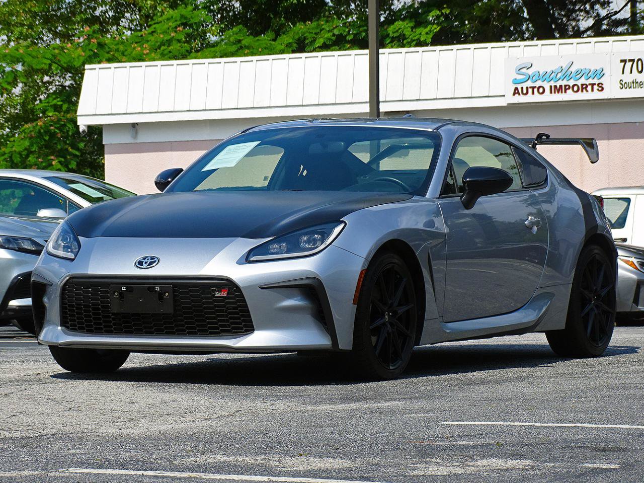 Used 2024 Toyota GR86 Premium RWD image 3