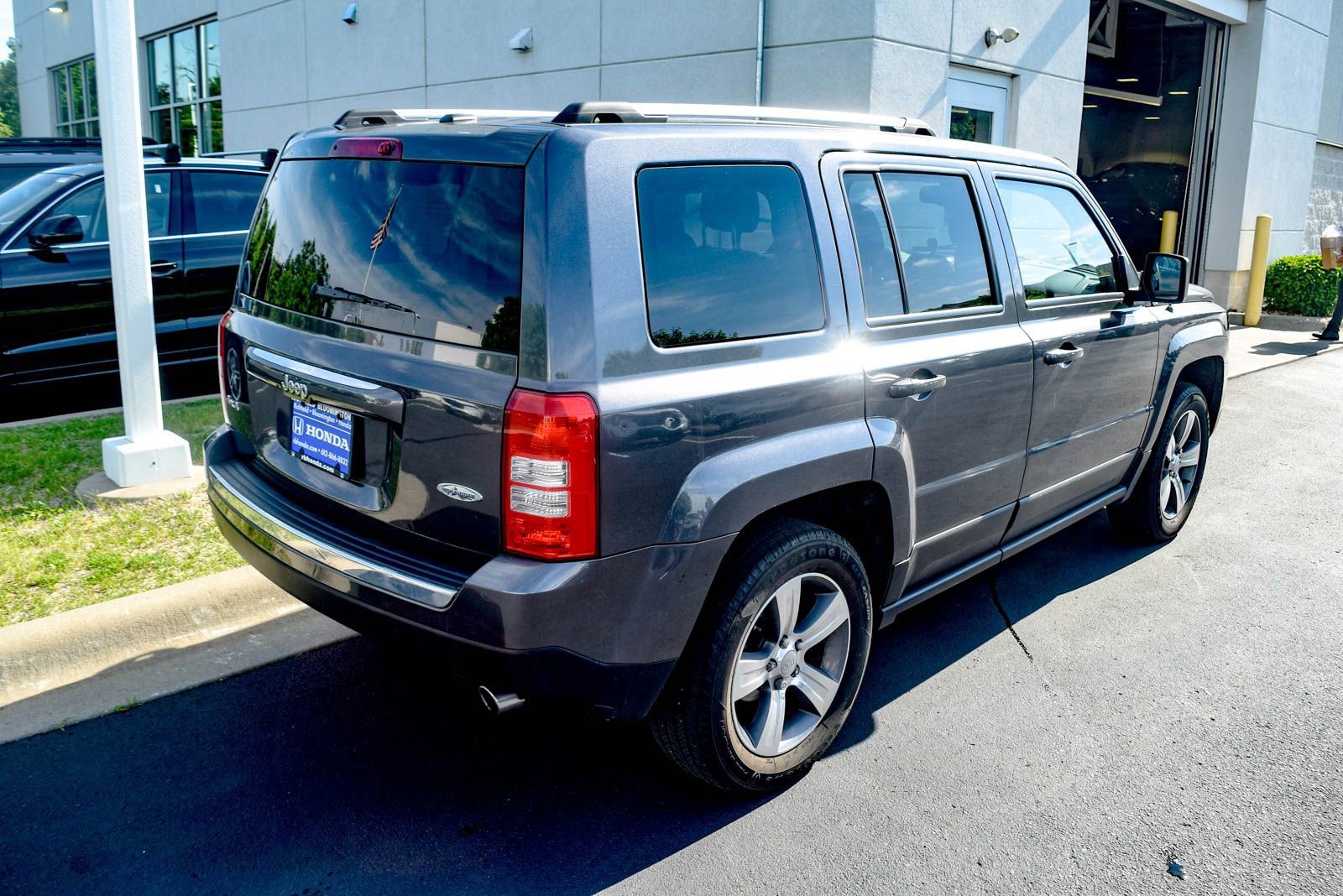 Used 2017 Jeep Patriot High Altitude AWD/4WD image 15