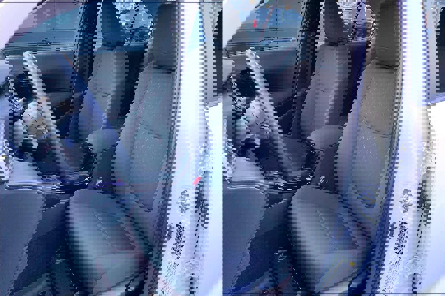 Used 2022 Toyota Corolla LE image 8