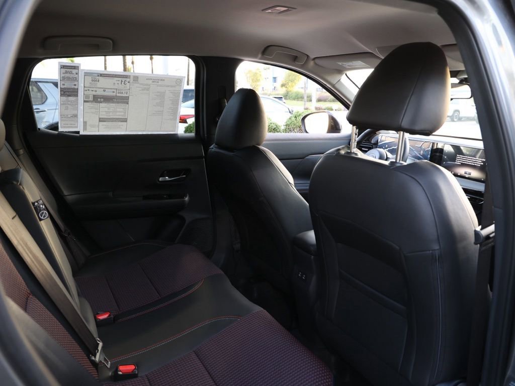 New 2026 Nissan Kicks SR image 17