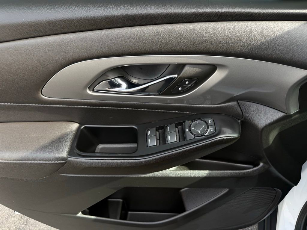 Used 2023 Chevrolet Traverse LT image 20