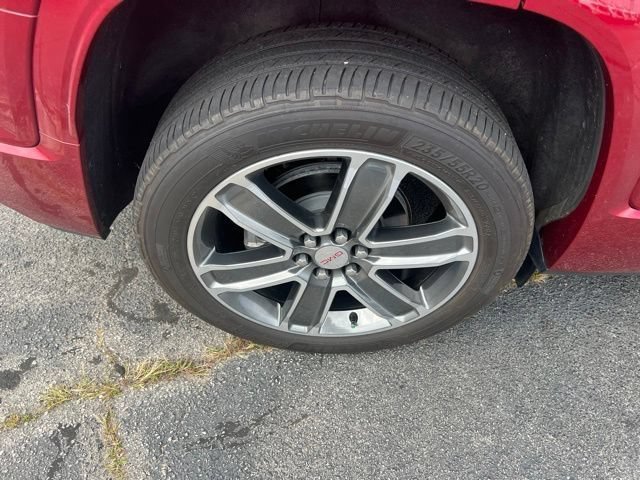 Certified 2019 GMC Acadia Denali w/ Technology Package FWD image 12