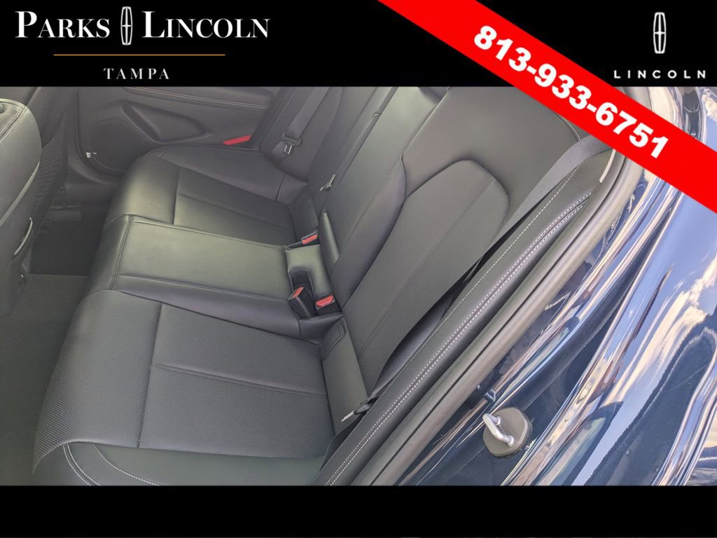 Used 2019 Genesis G70 2.0T Advanced RWD image 16
