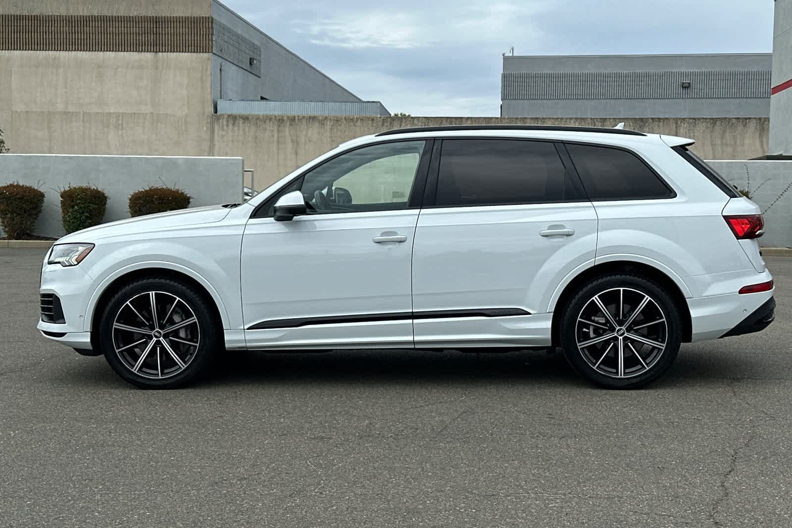 Used 2021 Audi Q7 3.0T Prestige AWD/4WD image 9