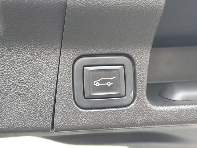Used 2022 GMC Acadia SLE w/ Driver Convenience Package FWD image 8