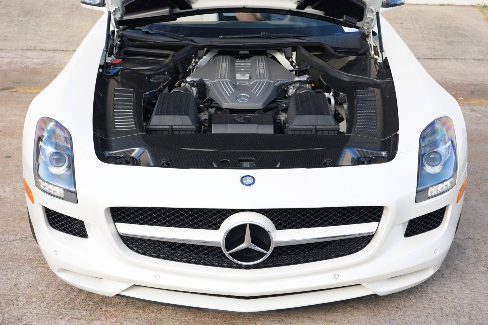 Used 2012 Mercedes-Benz SLS AMG Roadster image 8