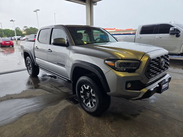Used 2021 Toyota Tacoma TRD Off-Road w/ Technology Package image 3