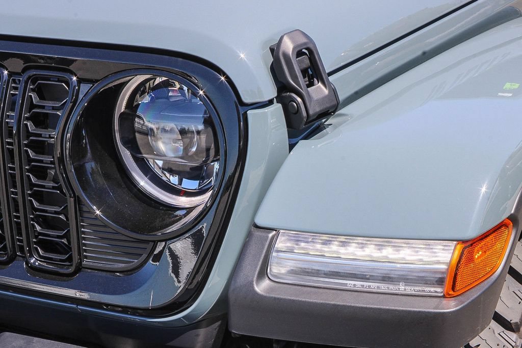 New 2026 Jeep Gladiator Sport AWD/4WD image 5