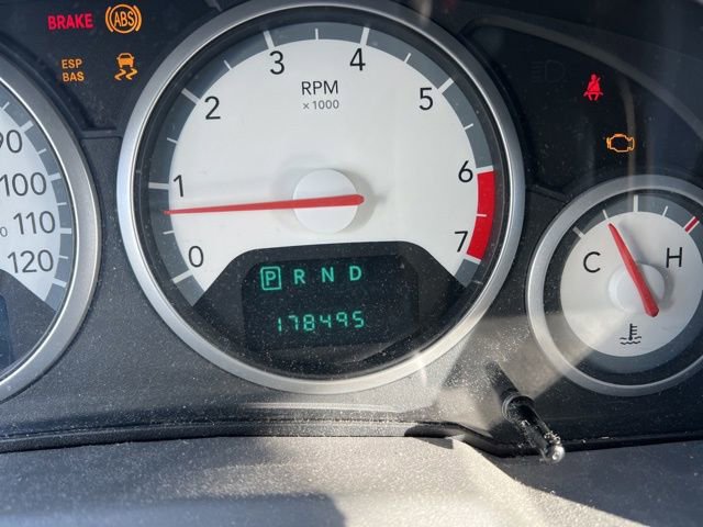 Used 2010 Dodge Grand Caravan SXT image 12