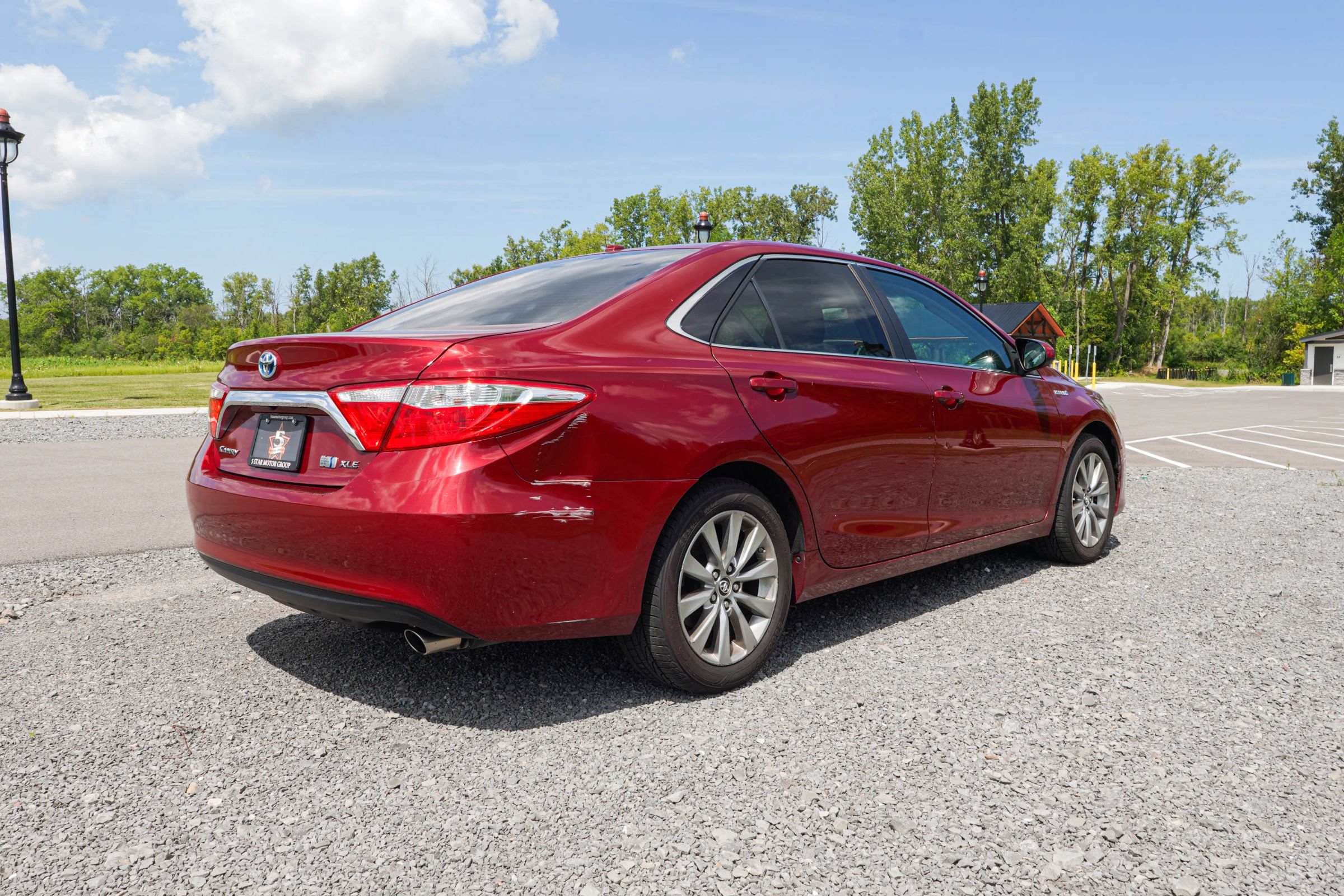 Used 2015 Toyota Camry XLE w/ Moonroof Package FWD image 7