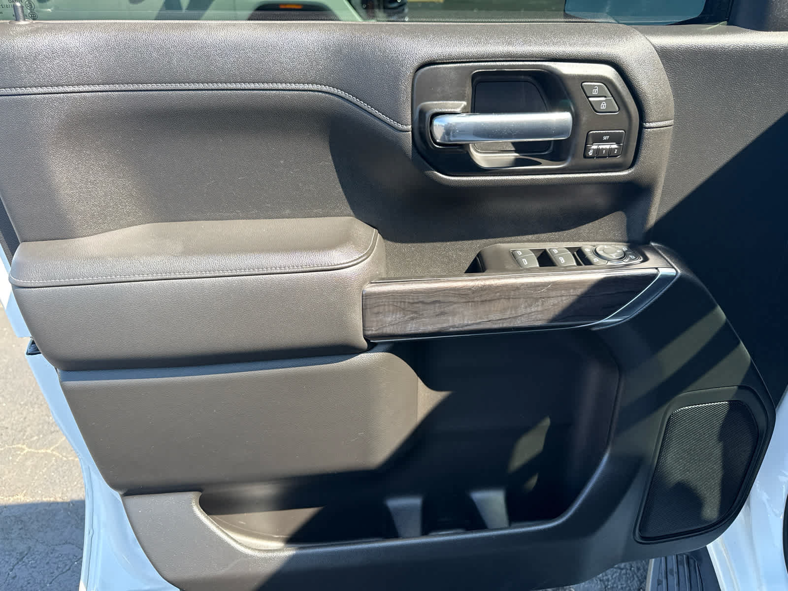 Certified 2020 Chevrolet Silverado 1500 LTZ AWD/4WD image 12