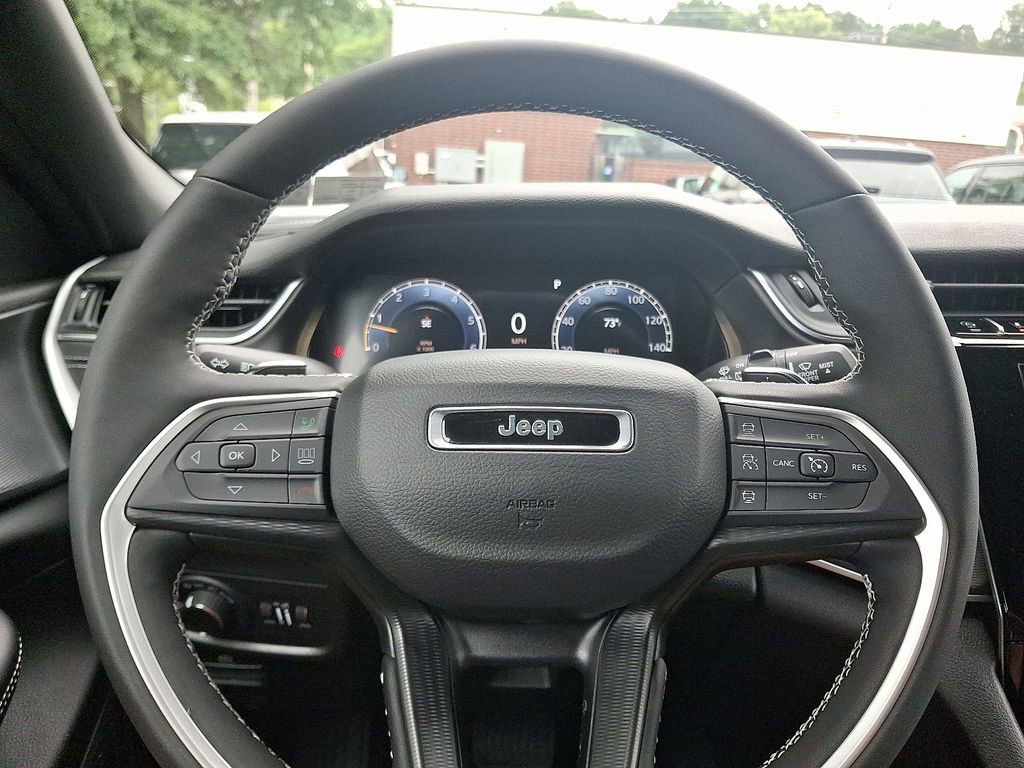 New 2025 Jeep Grand Cherokee L Laredo w/ Luxury Tech Group I image 18