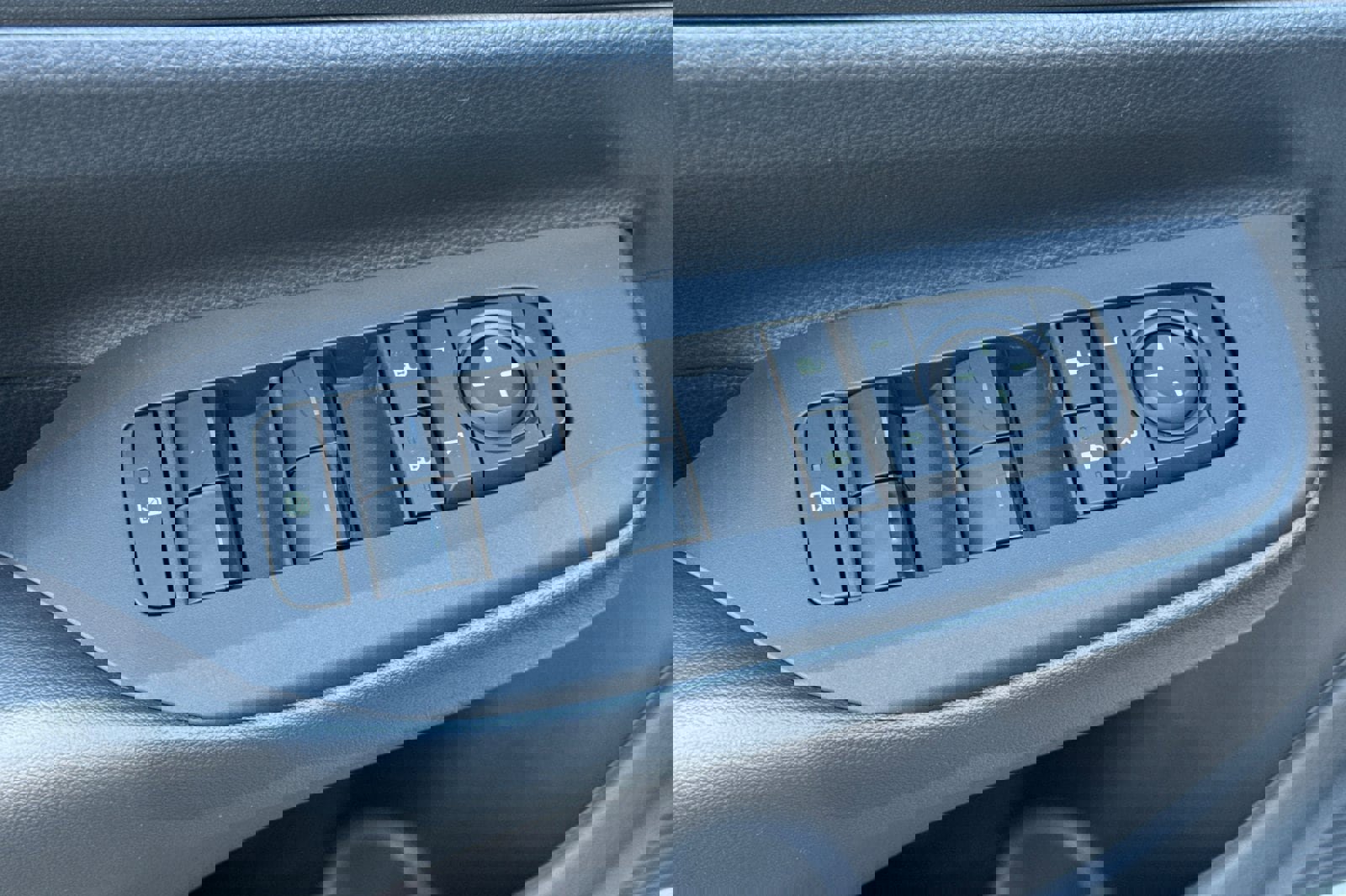 New 2026 Toyota Prius Plug-In Hybrid image 12