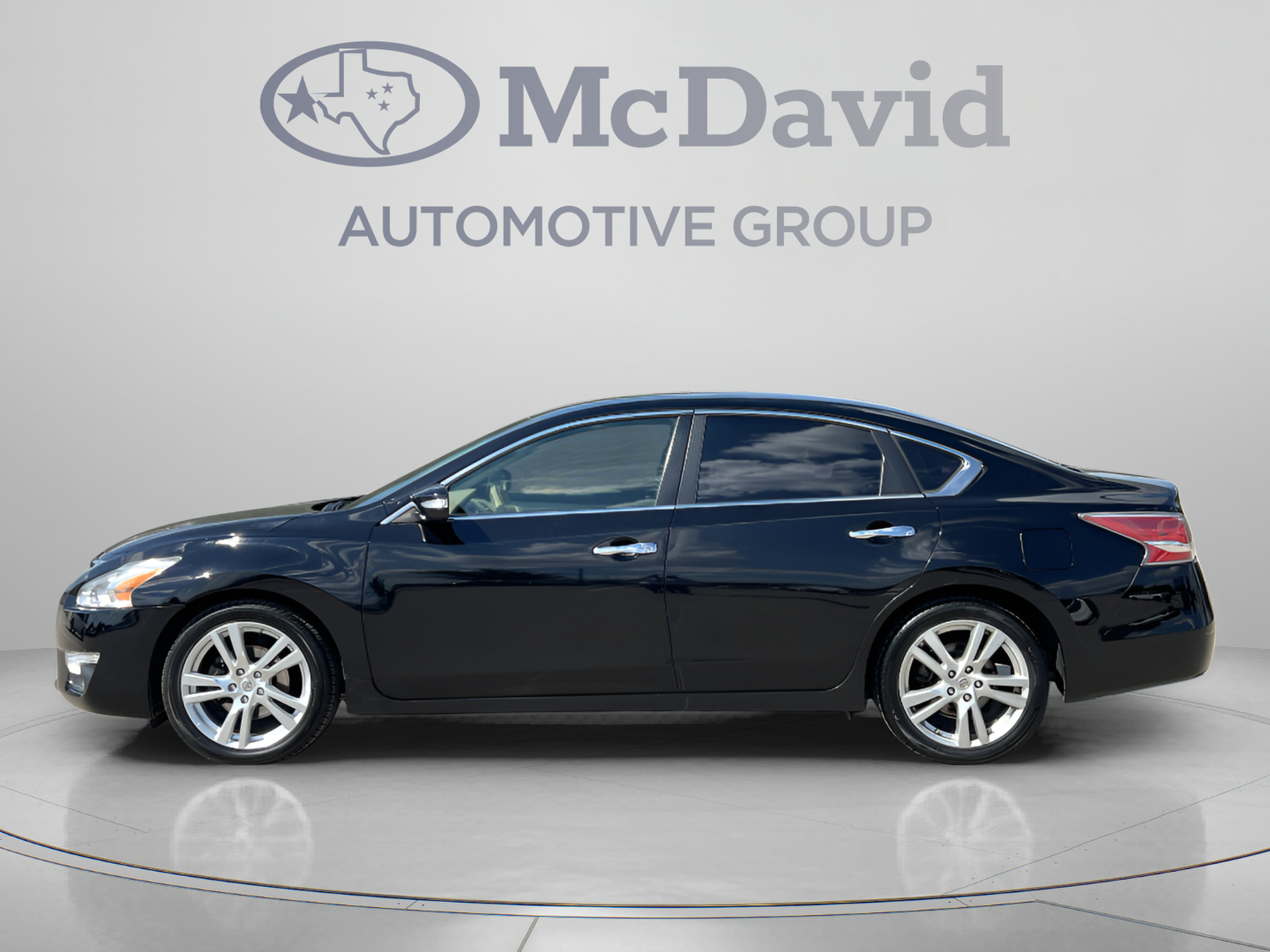 Used 2015 Nissan Altima 3.5 SL FWD image 2