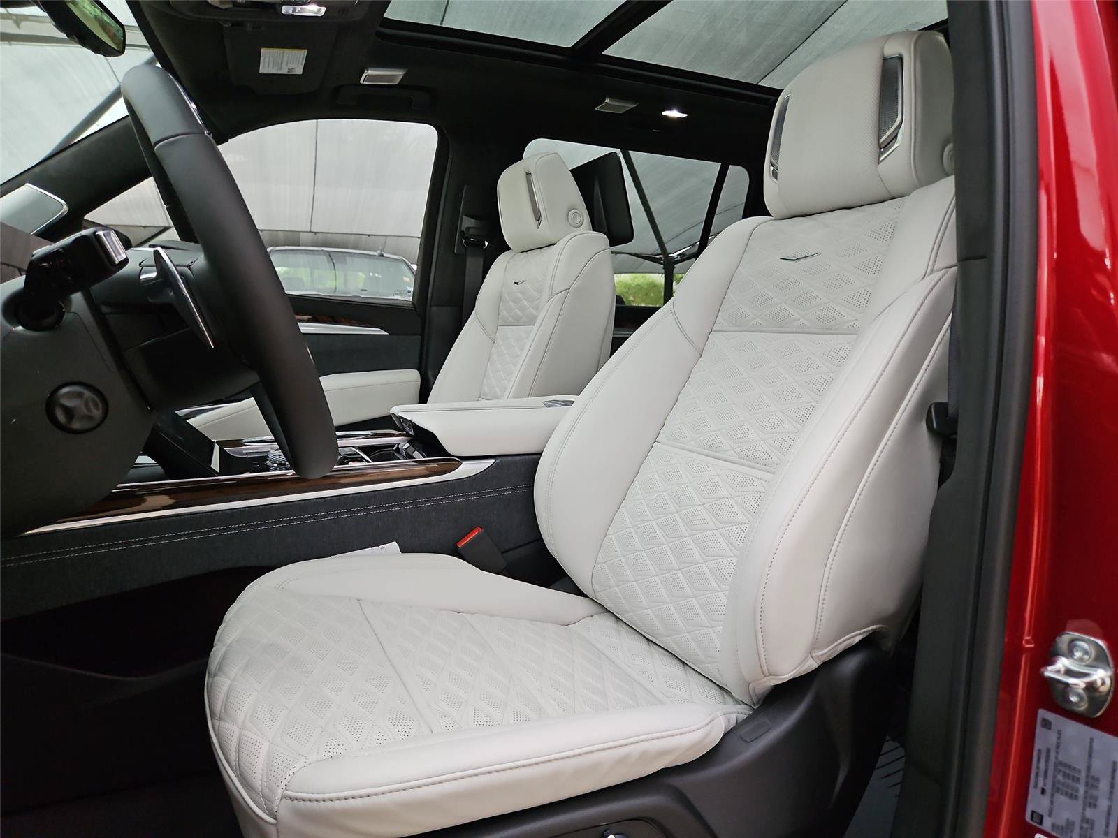New 2026 Cadillac Escalade ESV Platinum Sport w/ LPO, ONYX Package AWD/4WD image 28