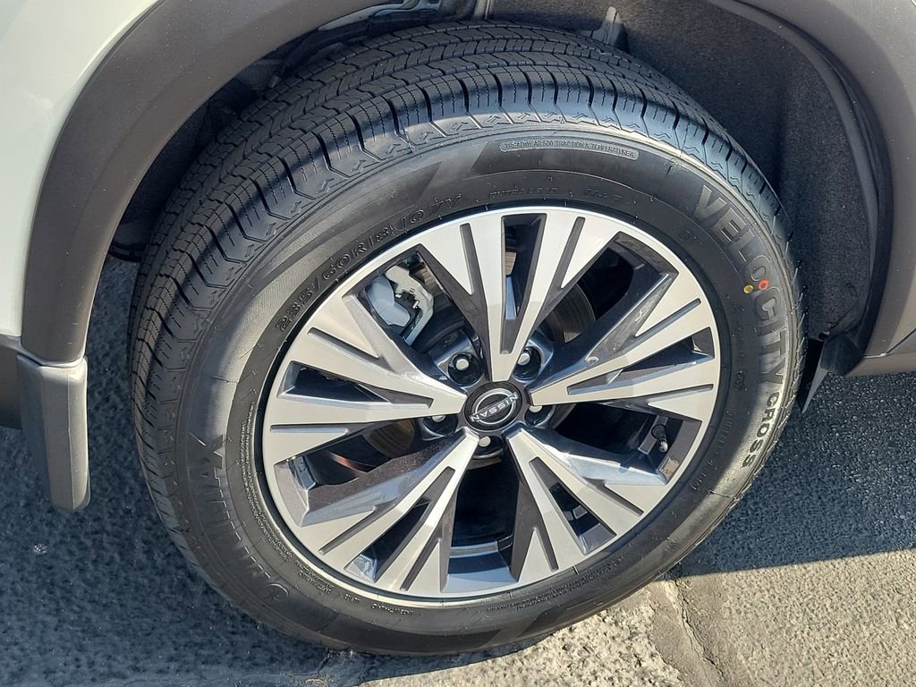 Used 2023 Nissan Rogue SV FWD image 31