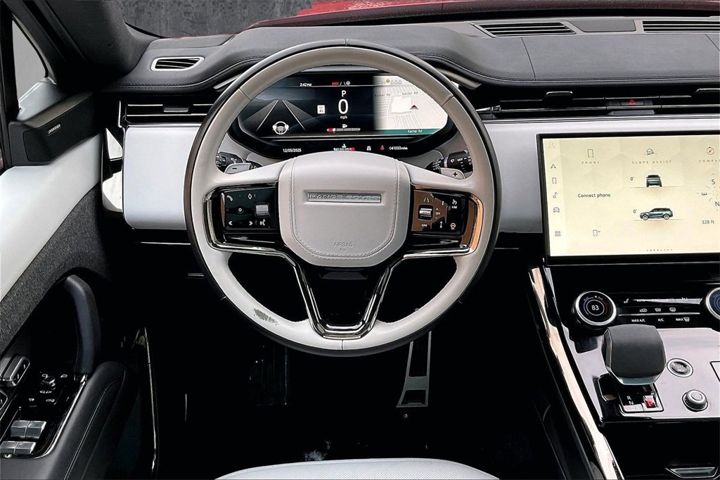 Used 2023 Land Rover Range Rover Sport SE Dynamic image 8