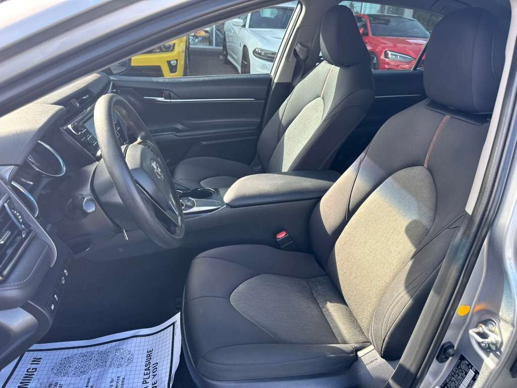 Used 2019 Toyota Camry LE FWD image 10