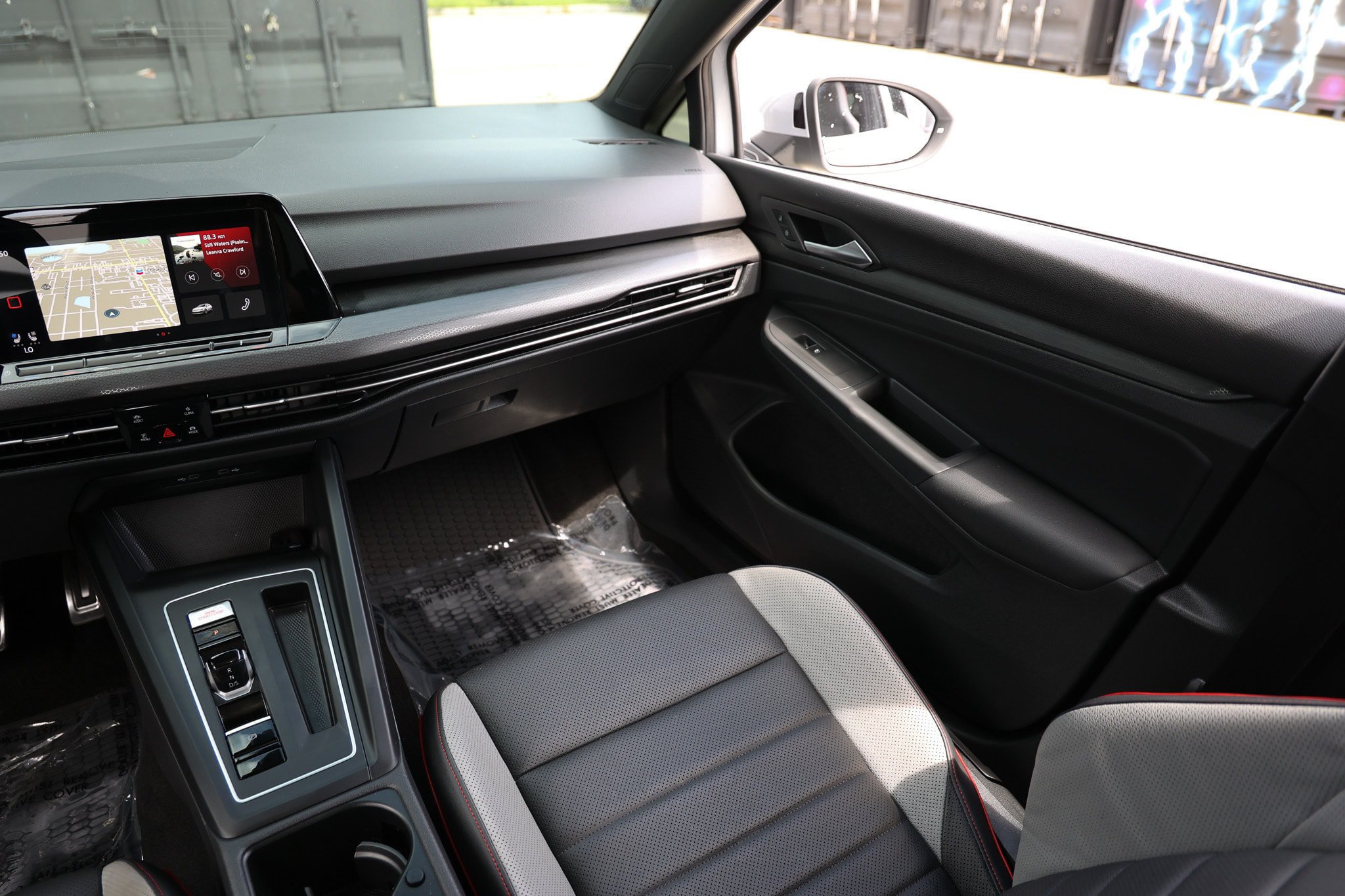 Used 2022 Volkswagen GTI SE FWD image 26