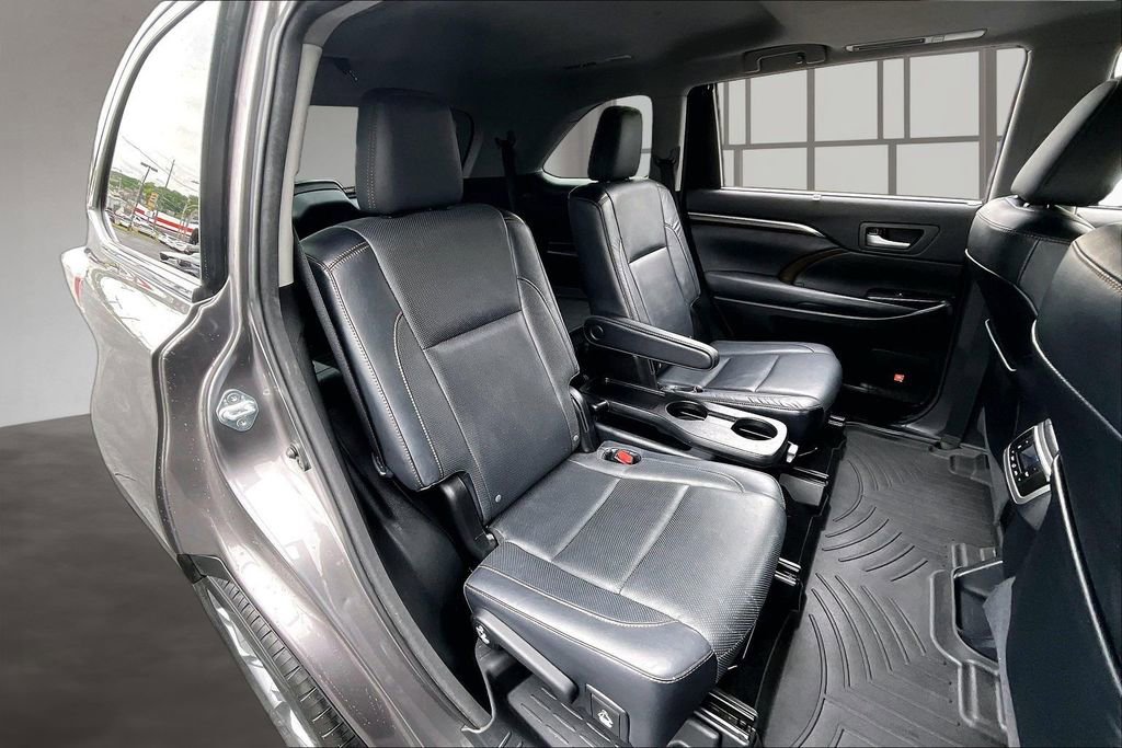 Used 2015 Toyota Highlander Limited FWD image 27