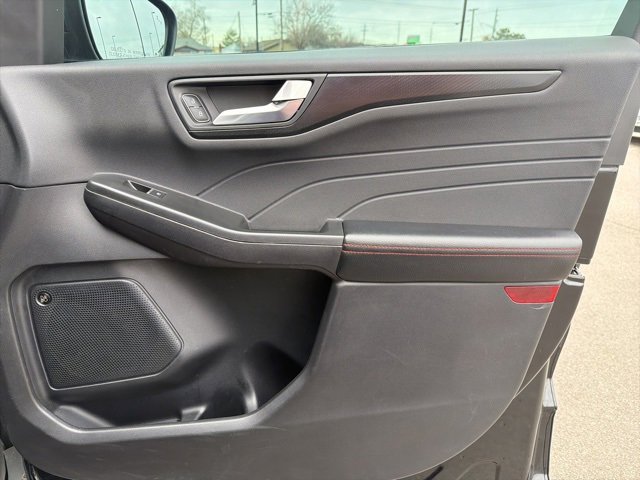 Used 2022 Ford Escape SEL w/ SEL Stealth AWD Package image 11