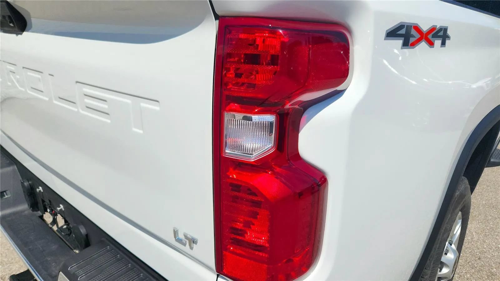 Used 2025 Chevrolet Silverado 2500 LT w/ Convenience Package AWD/4WD image 28